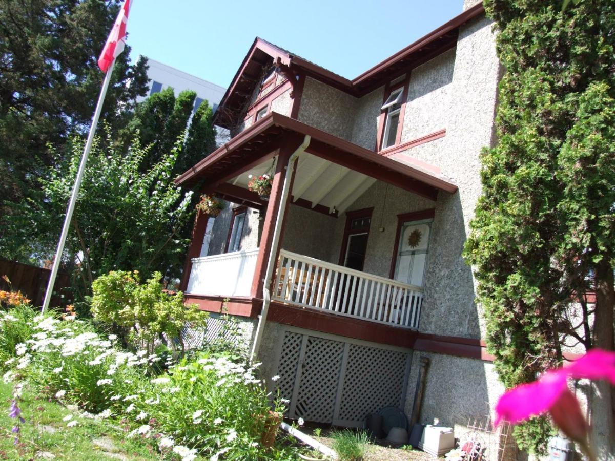 Stirling House Bed and Breakfast Kelowna Exteriör bild